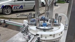 Машина для наполнения бутылочек с детской присыпкой